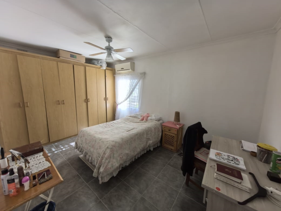 5 Bedroom Property for Sale in Hadison Park Northern Cape